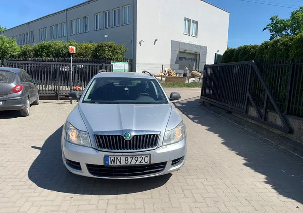 małopolskie Skoda Octavia cena 16000 przebieg: 370000, rok produkcji 2011 z Warszawa